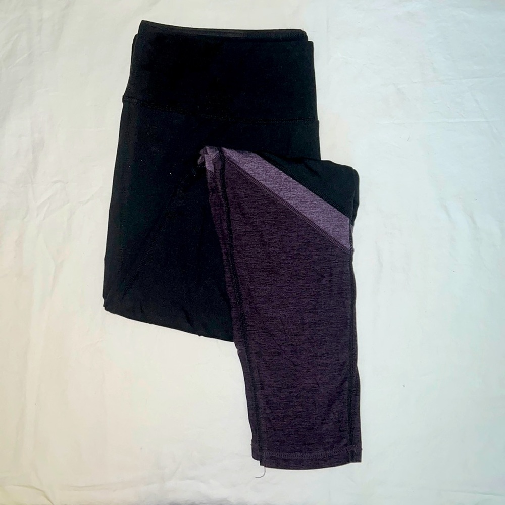 Athletic leggings: two-tone purple and black